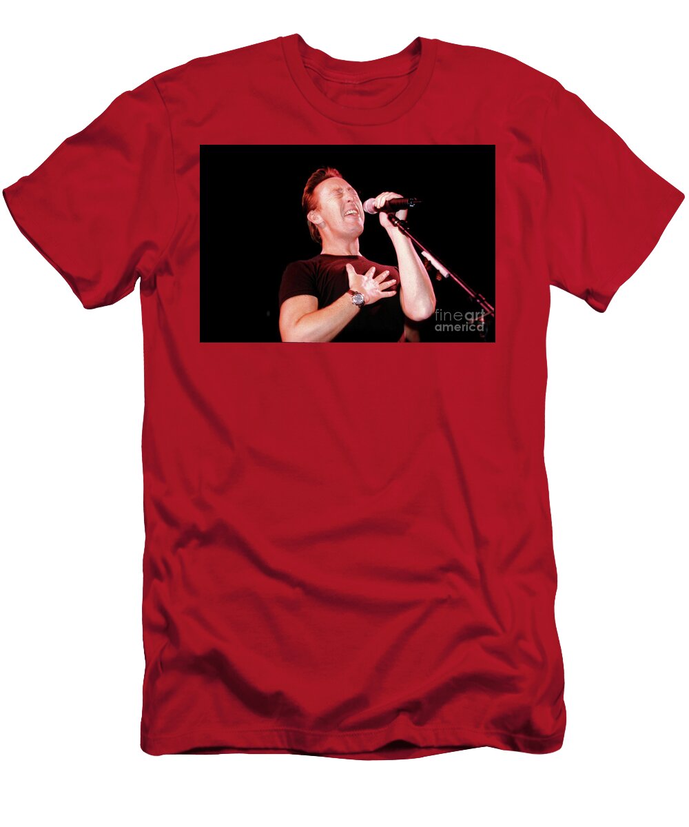 26 Julian Lennon Concert Photos T-Shirt