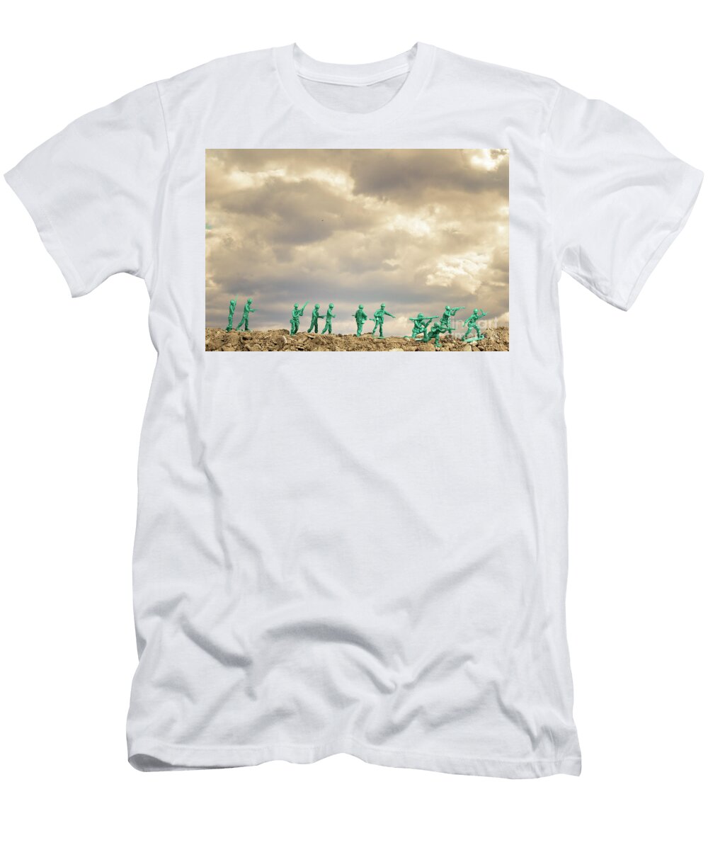 30 Toy Soldiers War Ezume Images T-Shirt