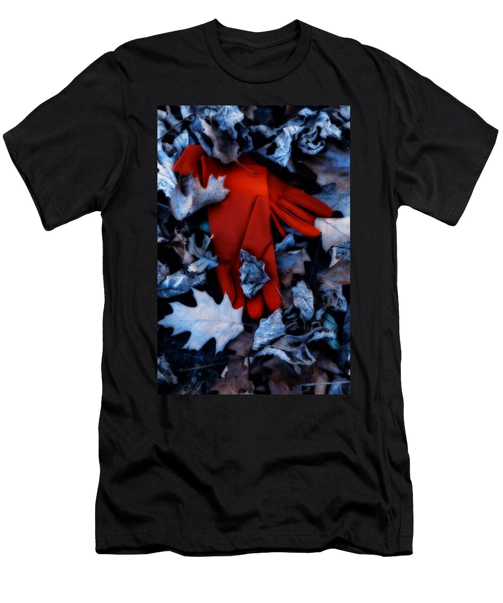 4 Red Gloves Joana Kruse T-Shirt